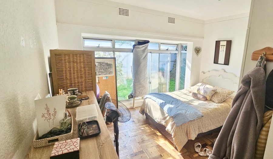 2 Bedroom Property for Sale in Sea Point Western Cape